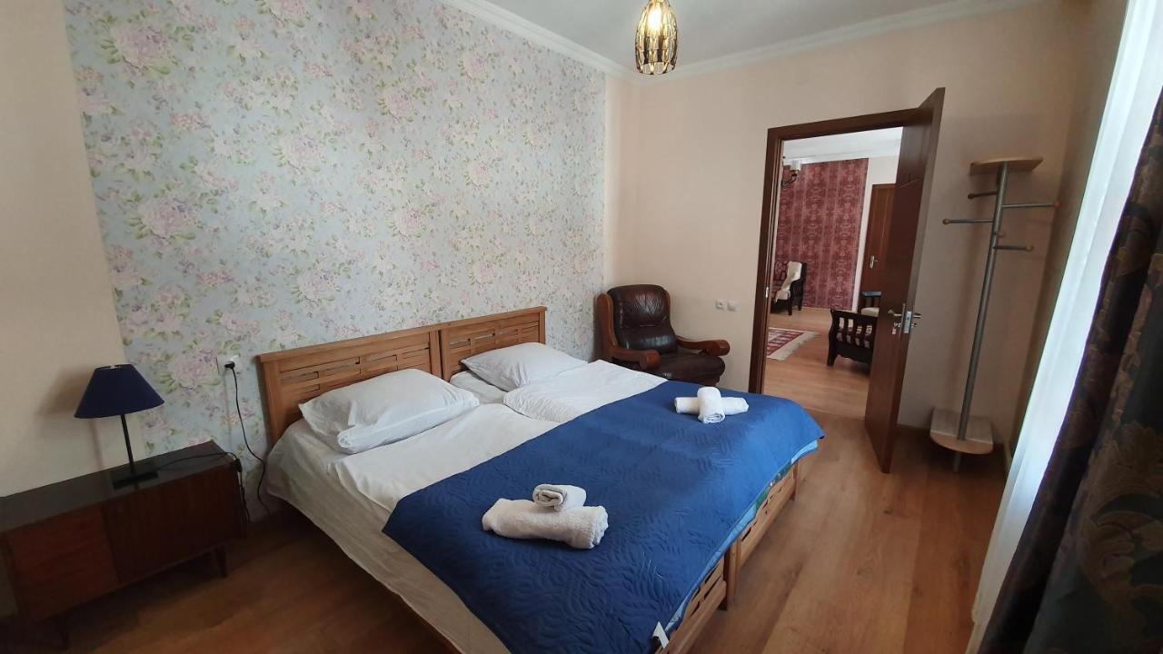 Guest House Sandro Kazbegi Esterno foto
