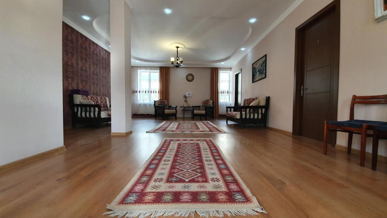 Guest House Sandro Kazbegi Esterno foto