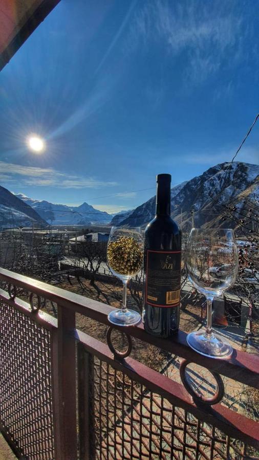 Guest House Sandro Kazbegi Esterno foto