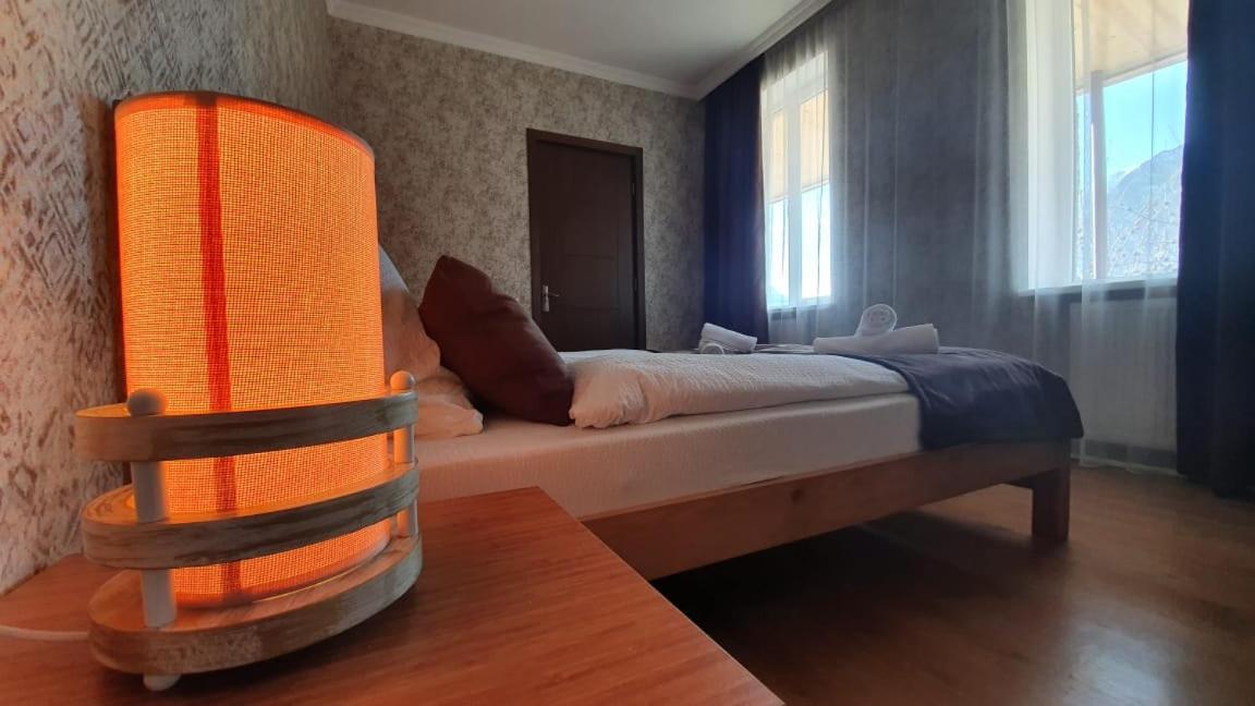 Guest House Sandro Kazbegi Esterno foto
