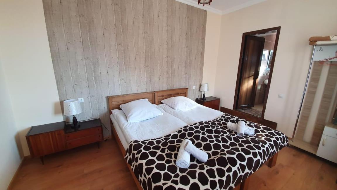 Guest House Sandro Kazbegi Esterno foto