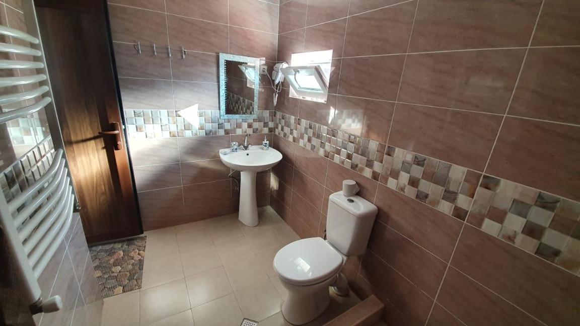 Guest House Sandro Kazbegi Esterno foto