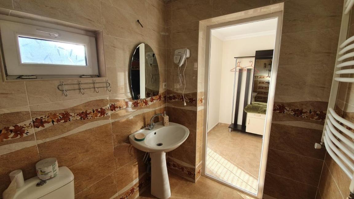 Guest House Sandro Kazbegi Esterno foto