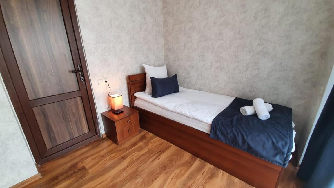 Guest House Sandro Kazbegi Esterno foto